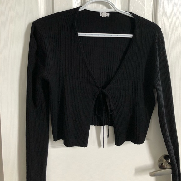 Black Rib Front Tie Top - Picture 2 of 5